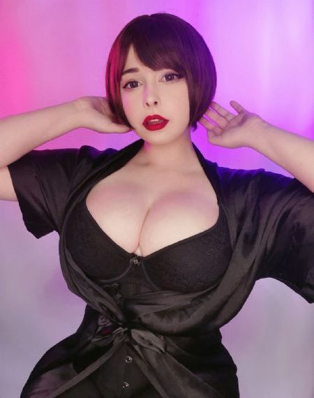 欧美女大奶_1080P神马在线观看